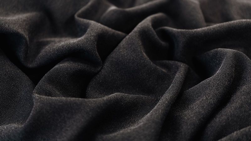 Для затемнения годится любая плотная непрозрачная ткань или картон – свет должен быть перекрыт полностью, включая боковой свет из комнаты. Кадр иллюстративный, снят не на аквариуме